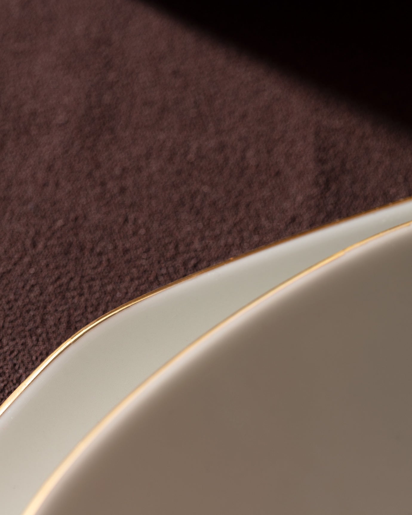 Nyt Bone China Middagsæt til 6 personer - Elegant Metallic Kant