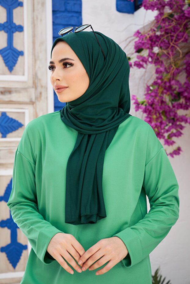 Lightweight Emerald Jersey Shawl - Soft & Versatile