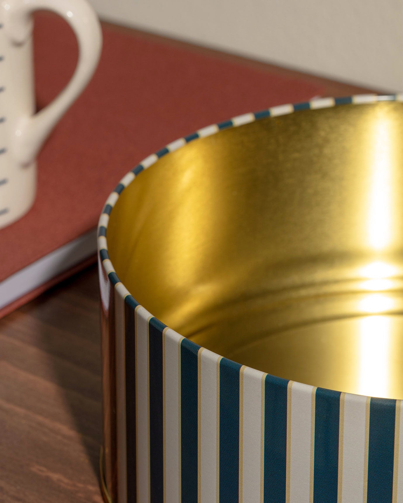 Elegant Metal Storage Box - Round Jasmin Navy Beige Food Safe