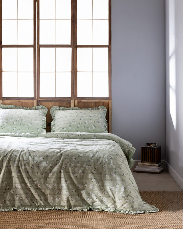 100% Cotton Ruffled Bedding Set - King Size Elegance