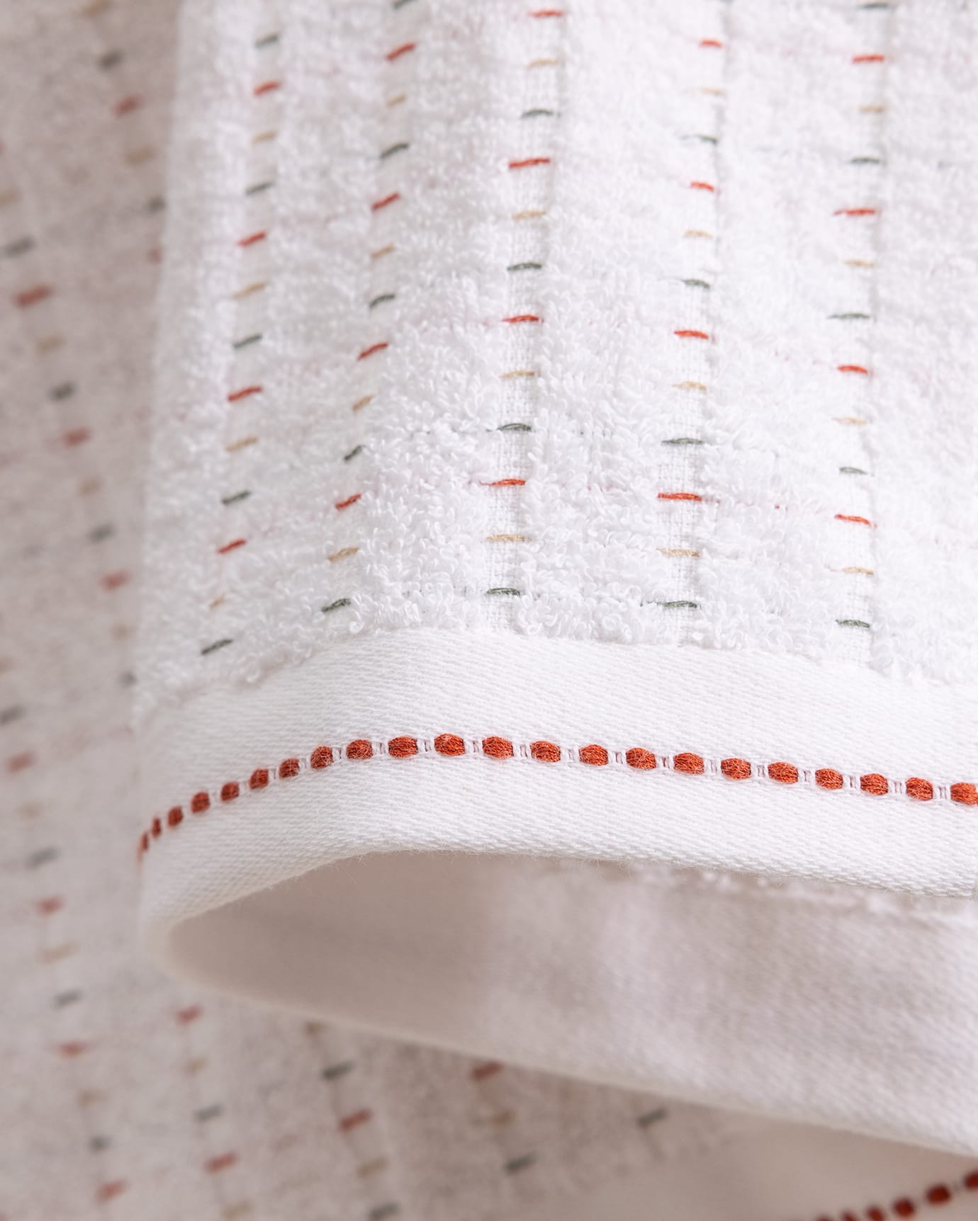 Cotton Blend Face Towel - Luxurious Grenat Pattern