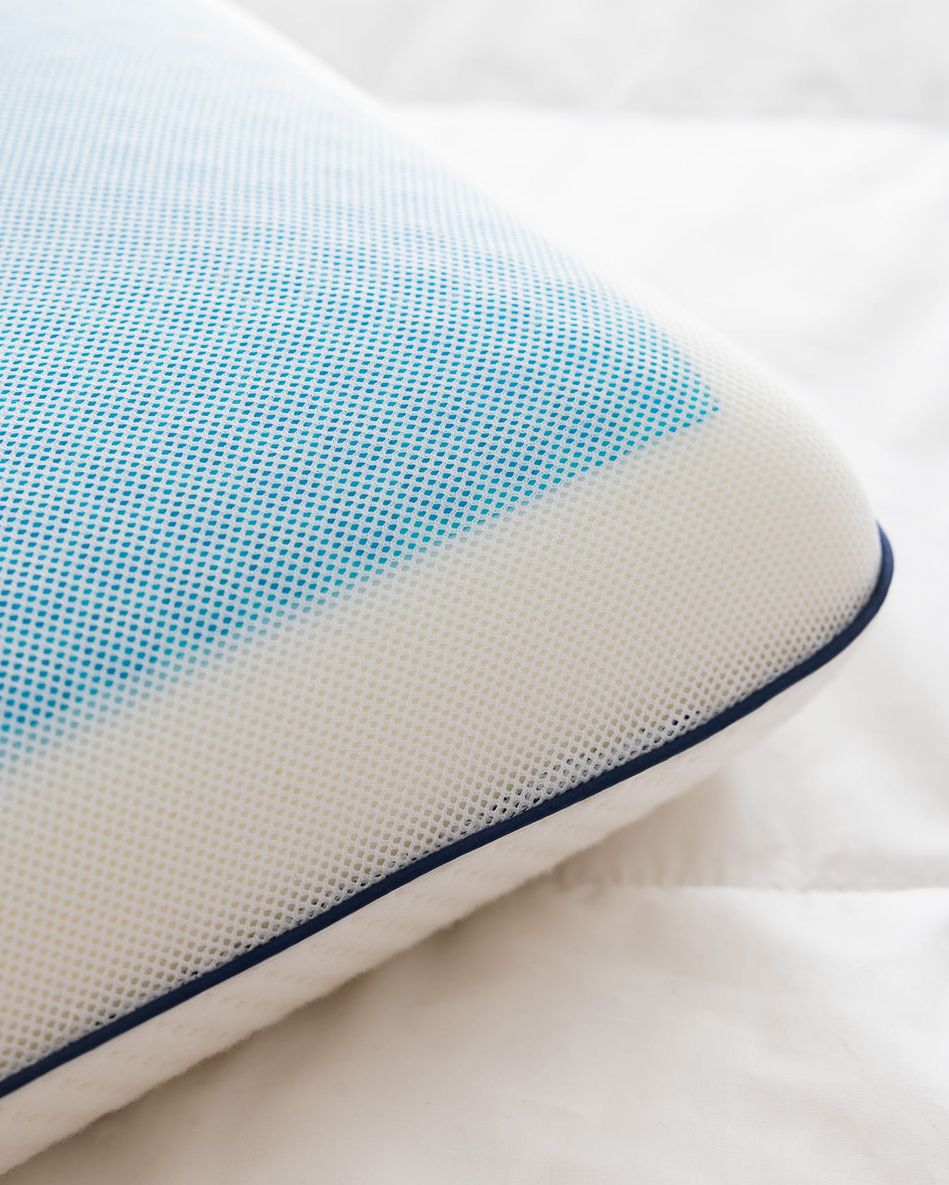 Fuchsia Visco Gel Cooling Memory Foam Pillow