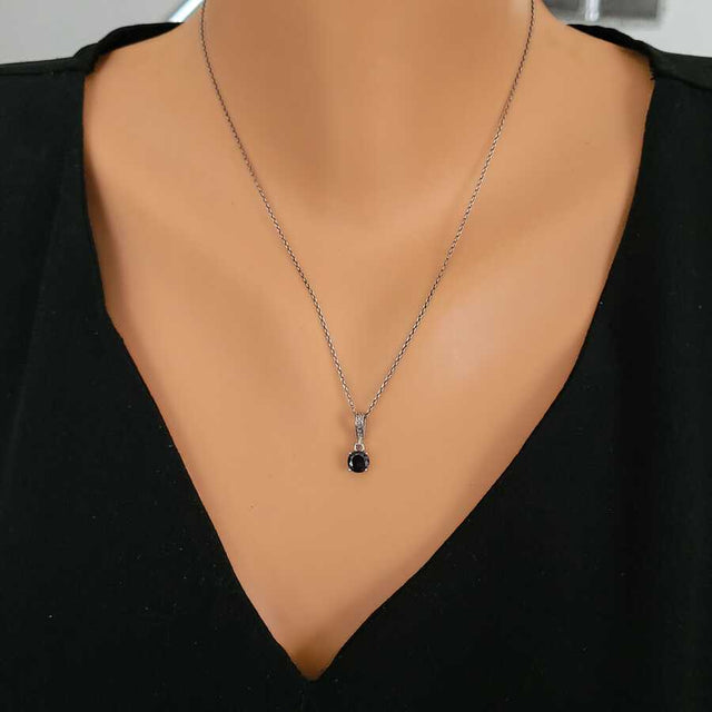 925 Sterling Silver Round Onyx Pendant Necklace