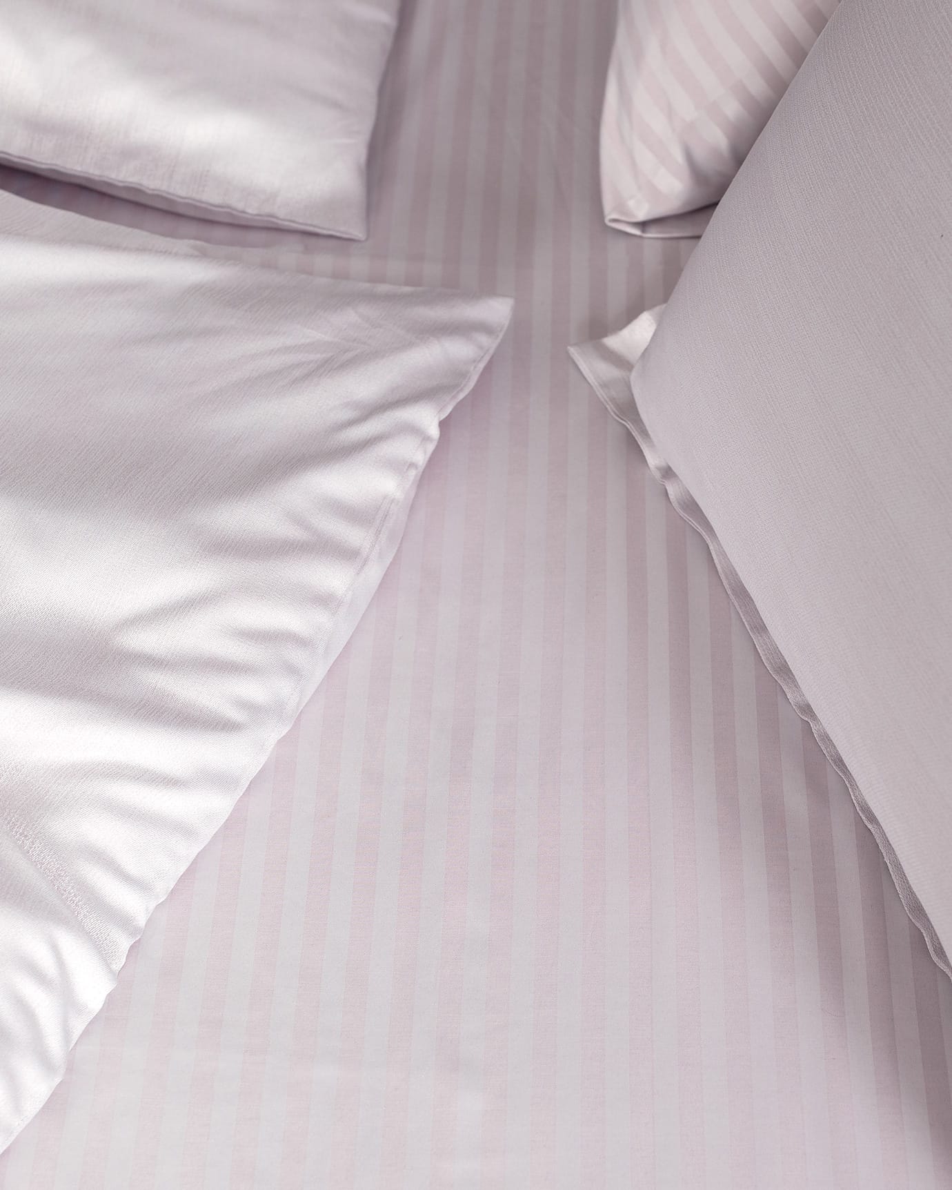 Jacquard Sateen Duvet Cover Set - Elegant & Soft Family Bedding