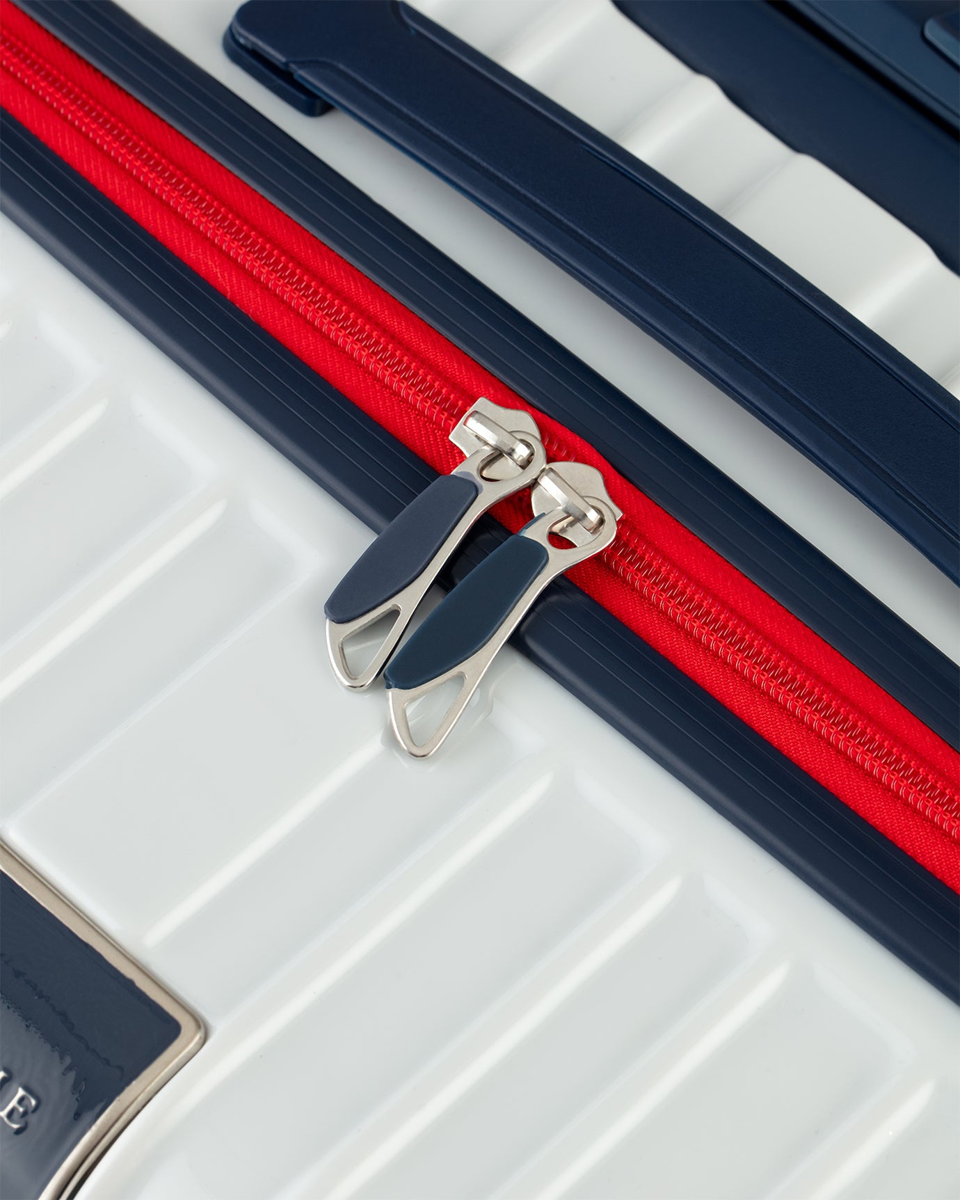 Polycarbonate Luggage Chest - Medium Size