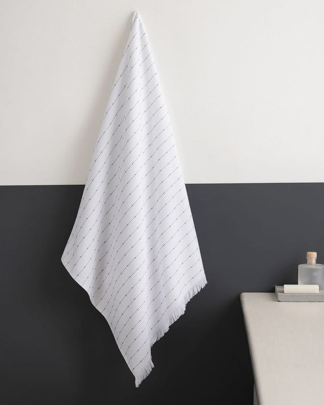 Cotton Blend Bath Towel - Plush, Absorbent White & Grey Design