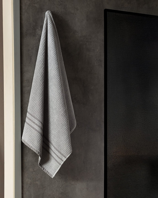Alissa 100% Cotton Bath Towel - Soft, Absorbent & Plush