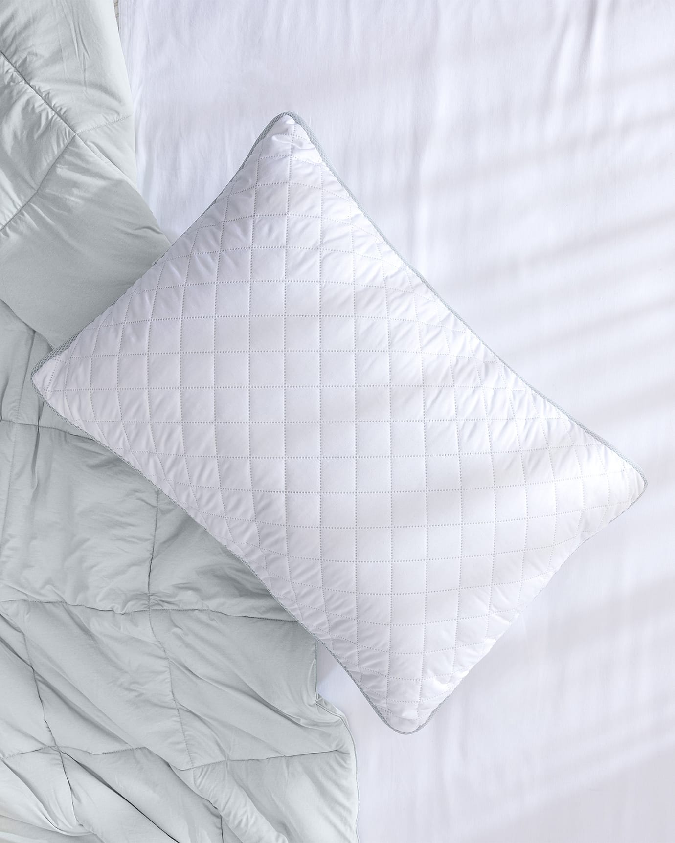 Climate Control Pillow - Temperature Regulating Bed Pillow for All Seasons - White/Light Grey