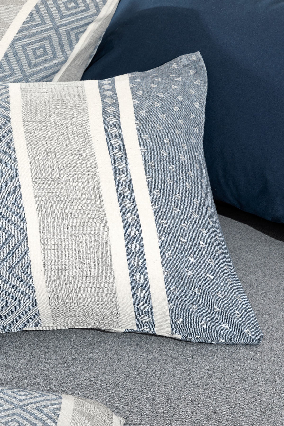 Cotton Blend Jacquard Double Duvet Cover Set - Elegant Weave