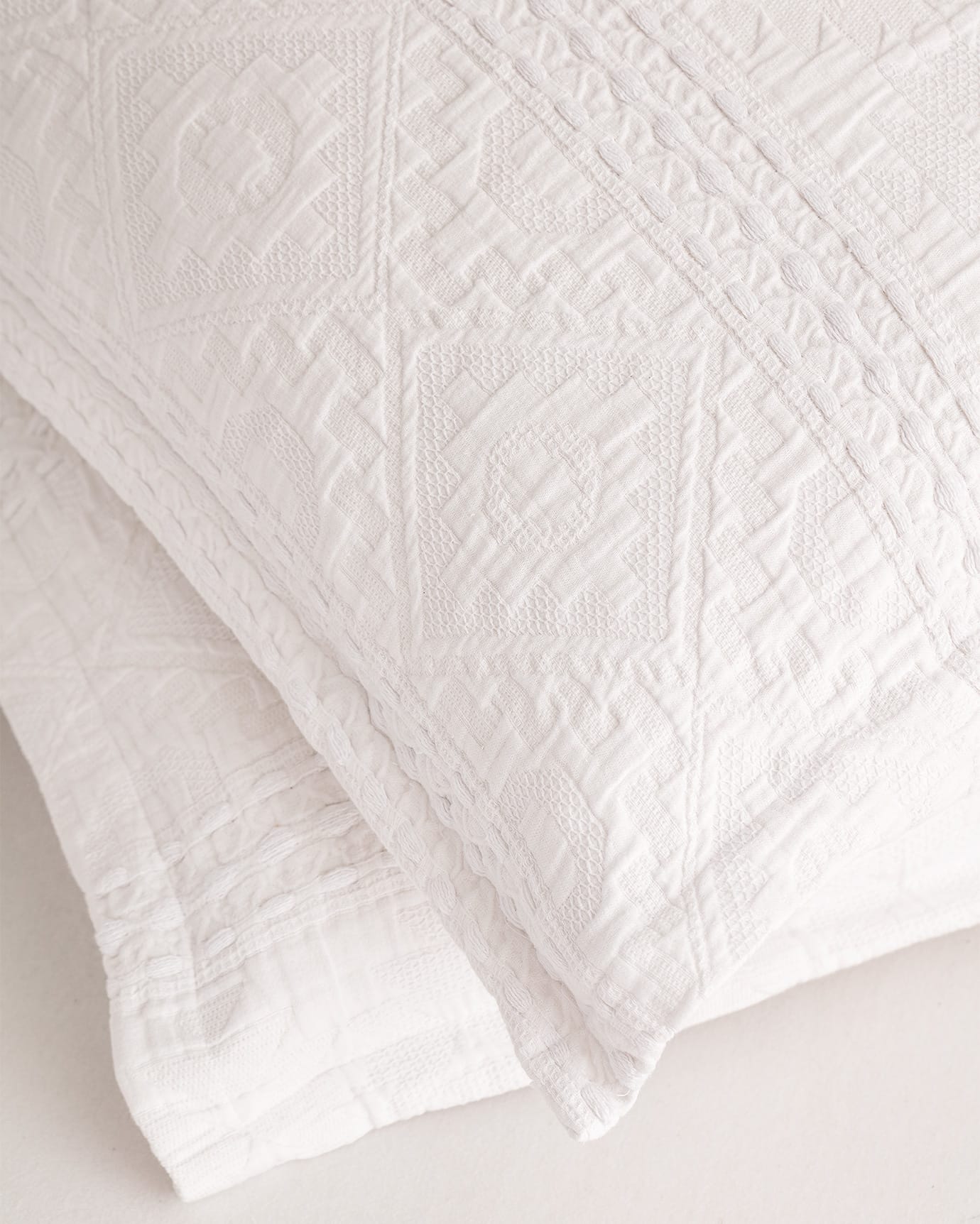 Cotton Blend Single Bedspread Set - Ethnique Pattern