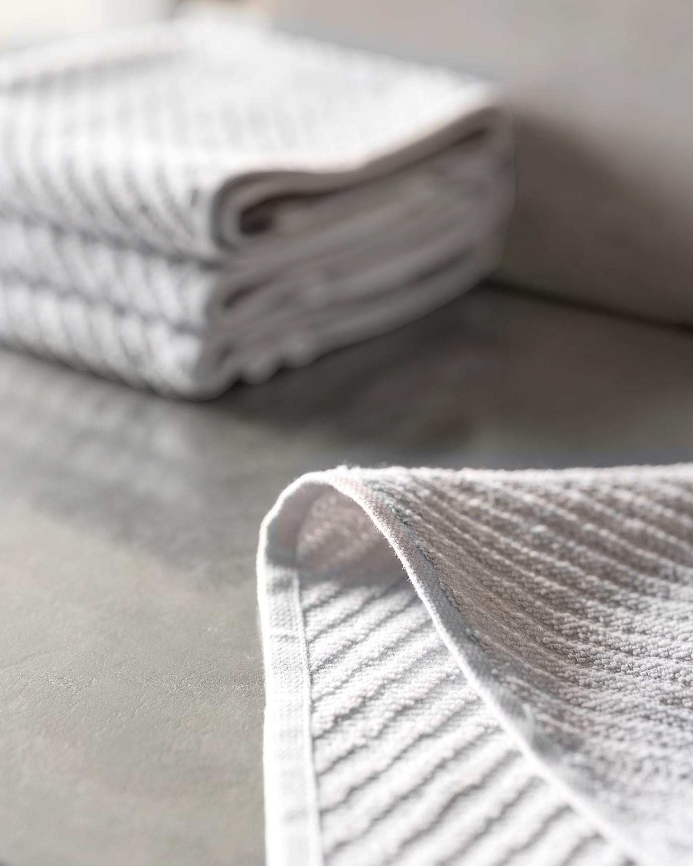Premium 100% Cotton Hand Towels, Set of 4 - Ultra-Soft & Absorbent
