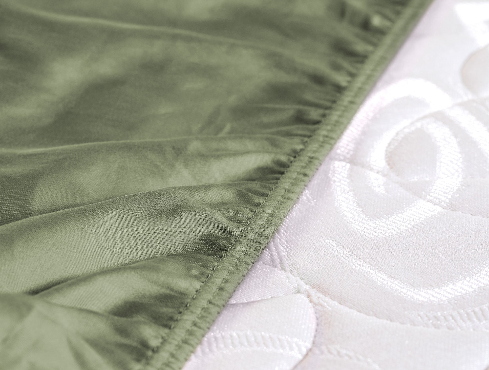 Soft 100% Cotton Sateen Fitted Sheet - Double Bed