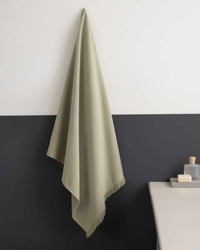 Cotton Blend Bath Towel - Plush Comfort