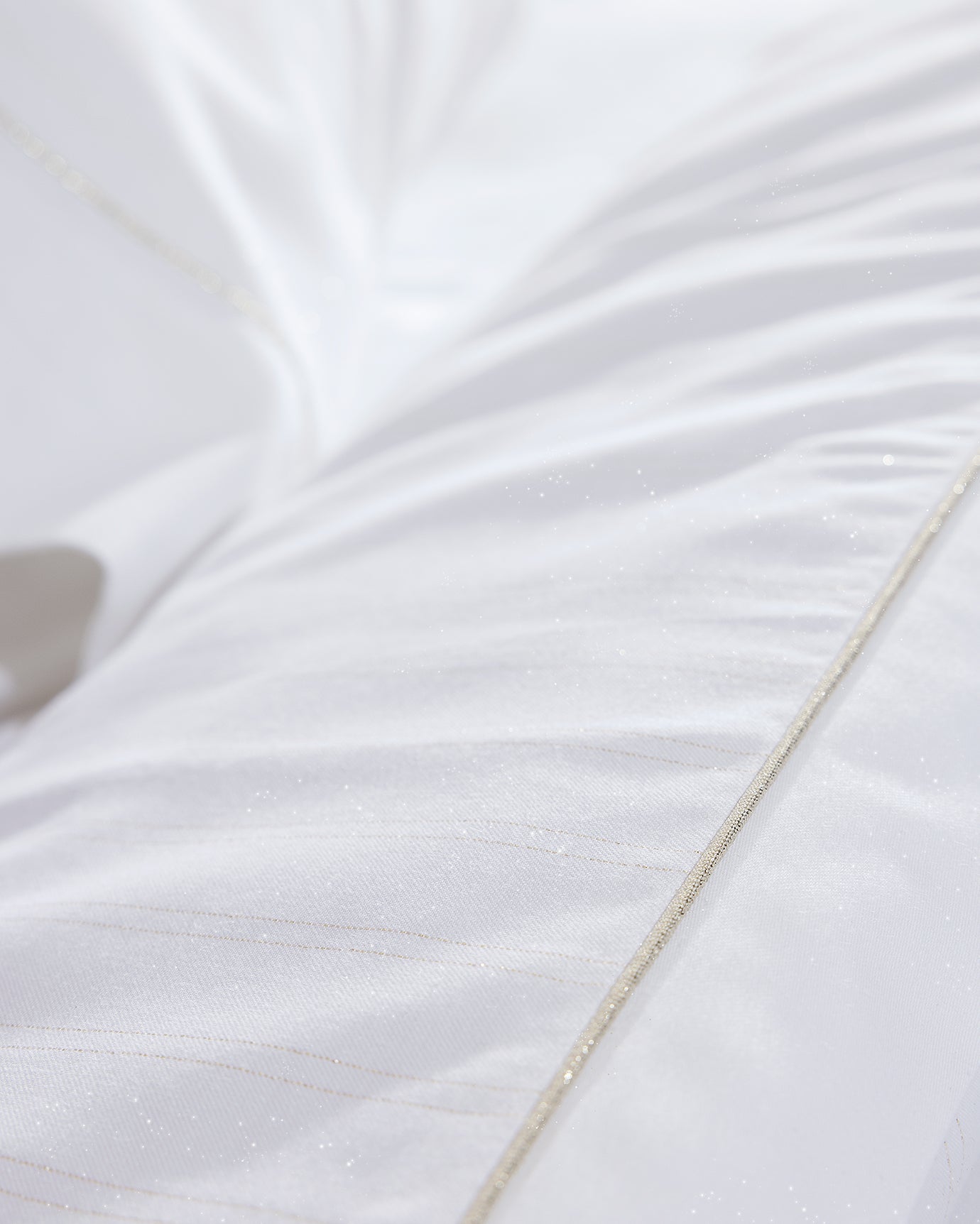 100% Cotton Sateen Double Duvet Cover Set - Shimmering White/Gold