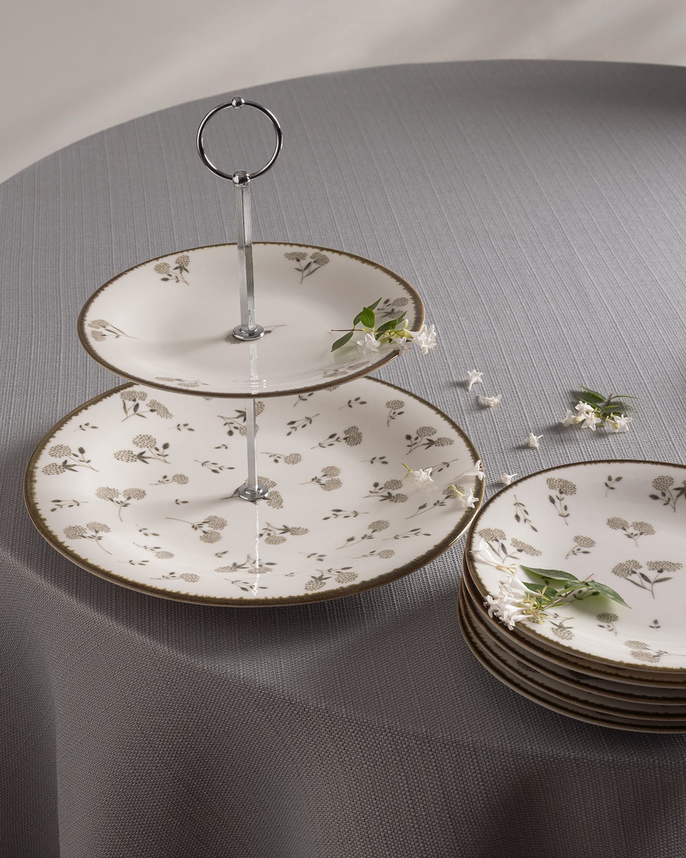 New Bone China 7-Piece Cookie Set - Elegant Fleur Design