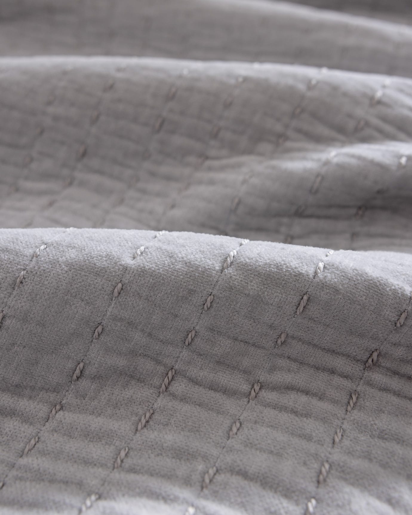 Feolette Full/Queen Bedspread - Quilted Bed Cover