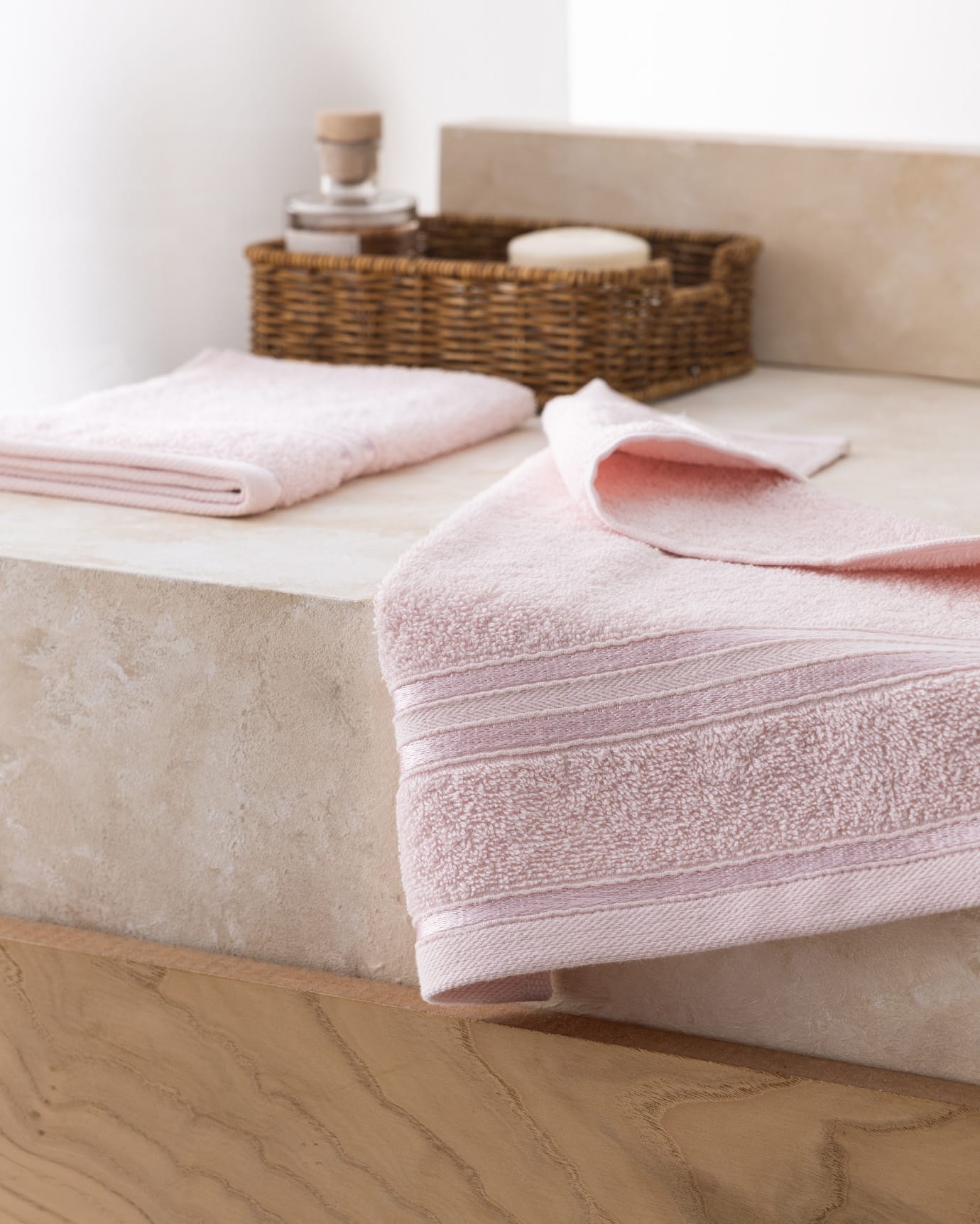 100% Cotton Plush Hand Towel 2-Pack - Marnot Border, Powder Pink