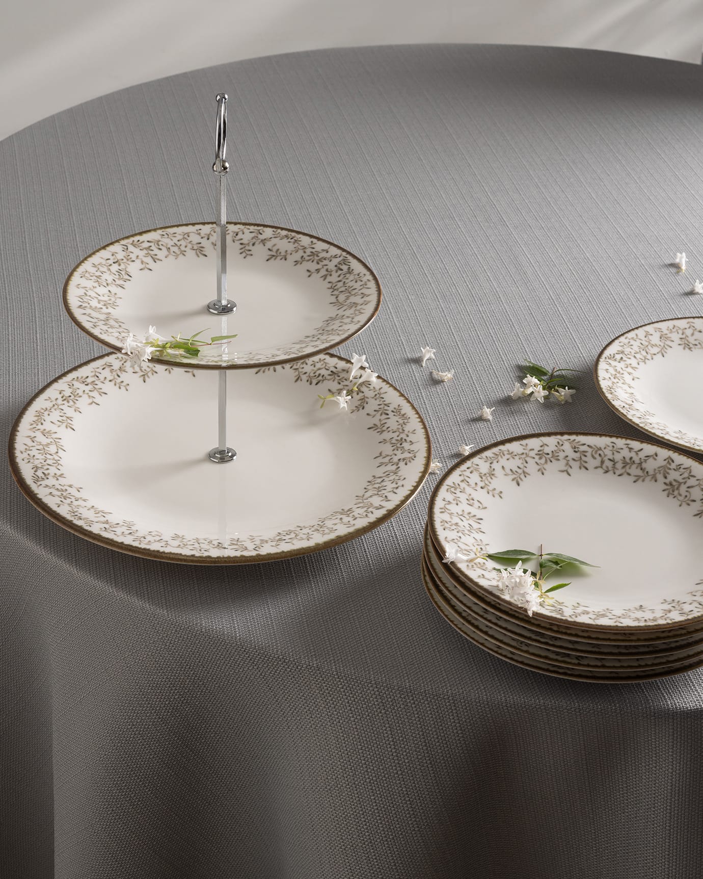 New Bone 7-Piece Tiered Pastry Plate Set - Elegant Serving