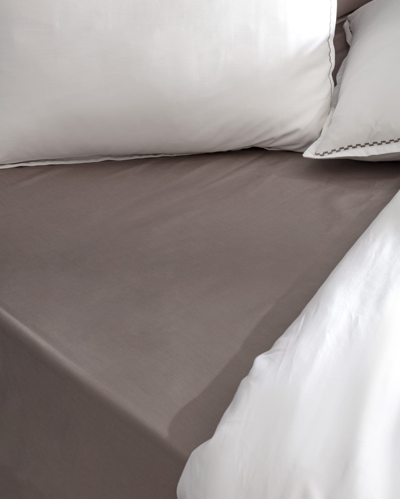 Laila Embroidered 100% Cotton Sateen Double Duvet Cover Set