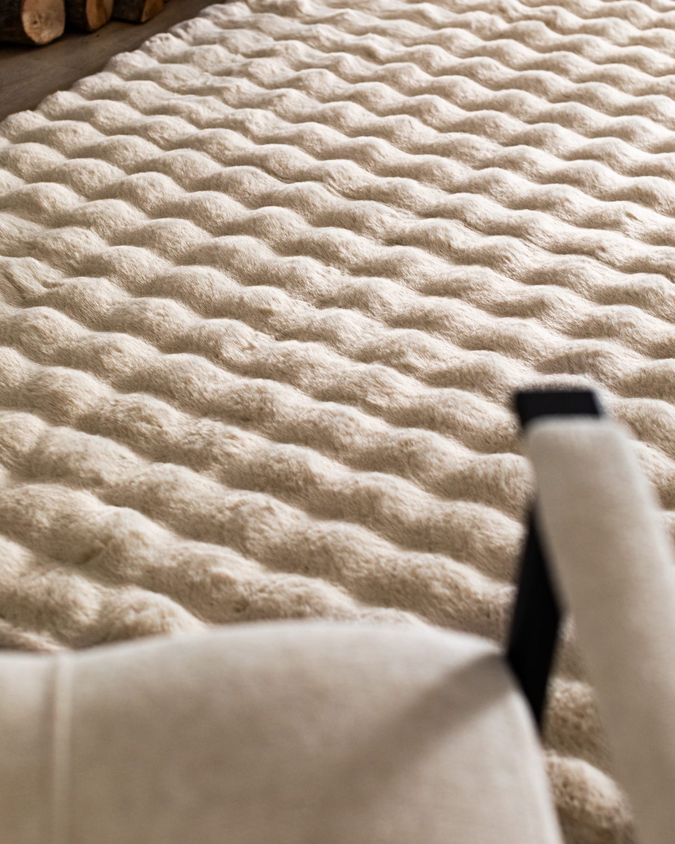 Beige Polyester Area Rug - 4x6 ft (120x180 cm)