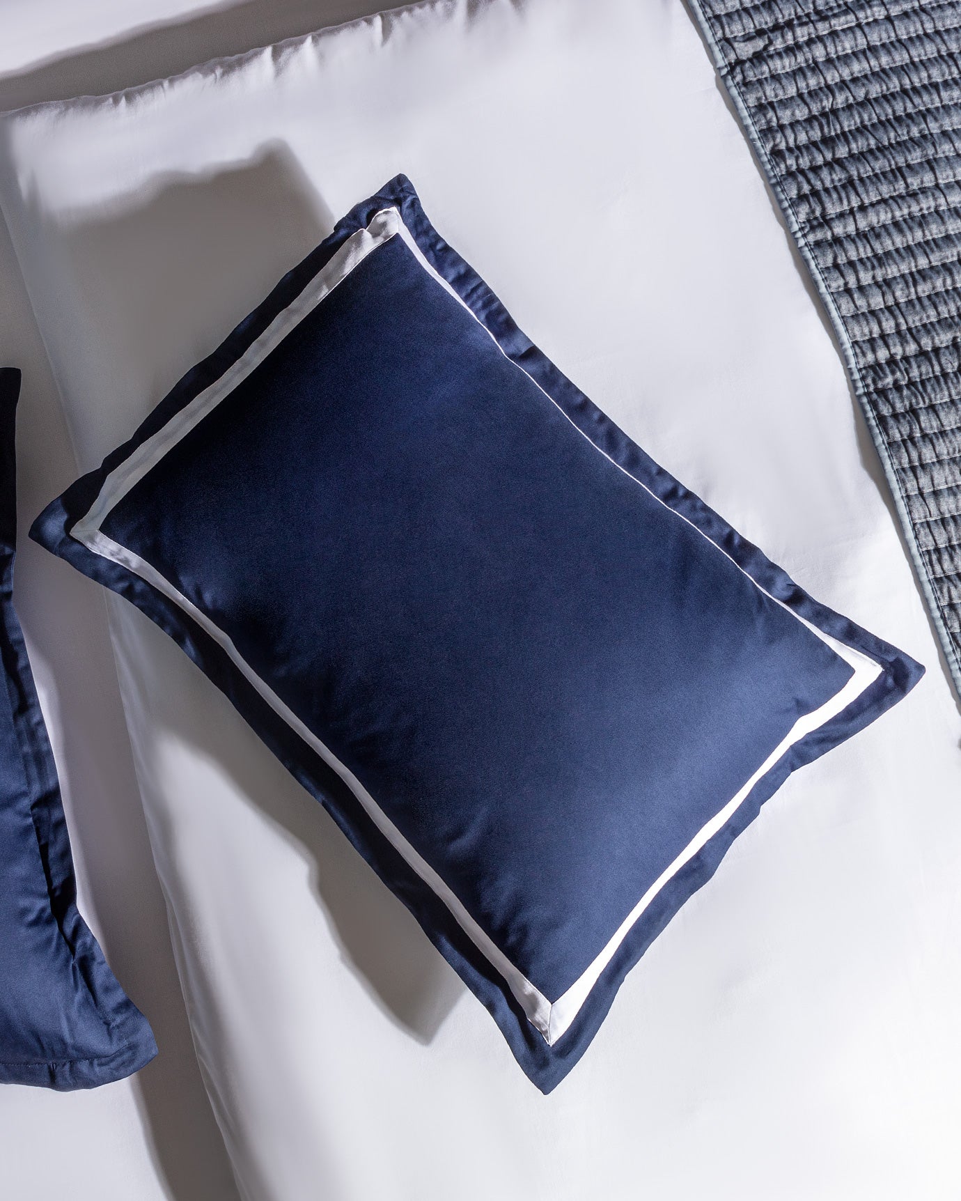 King Size Sateen Duvet Cover Set - Navy Blue & White Border
