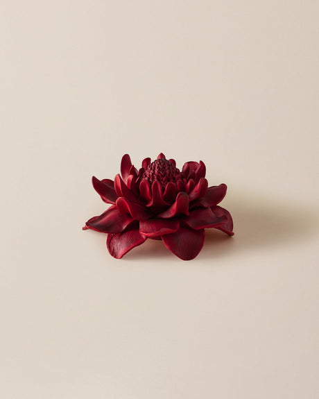 Resin Petal Figurine - Elegant Abstract Floral Home Decoration