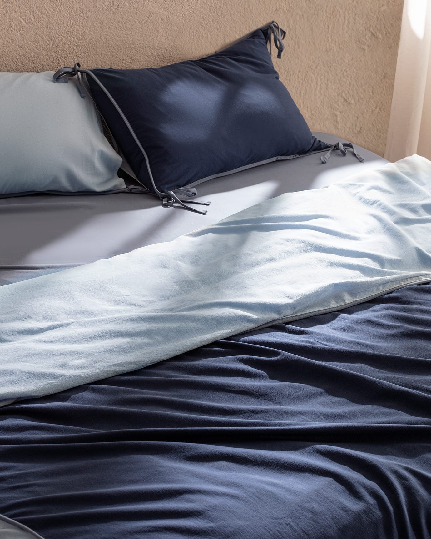 Double 100% Cotton Washed Duvet Cover Set with Tie Closure - Blue/Navy