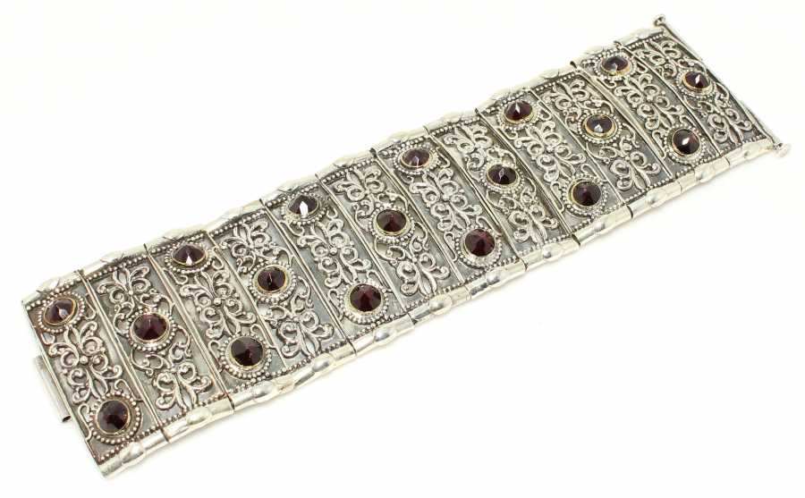 Pulsera Bizantina de Plata de Ley con Granate - Diseño Segmentado de Calado Abierto