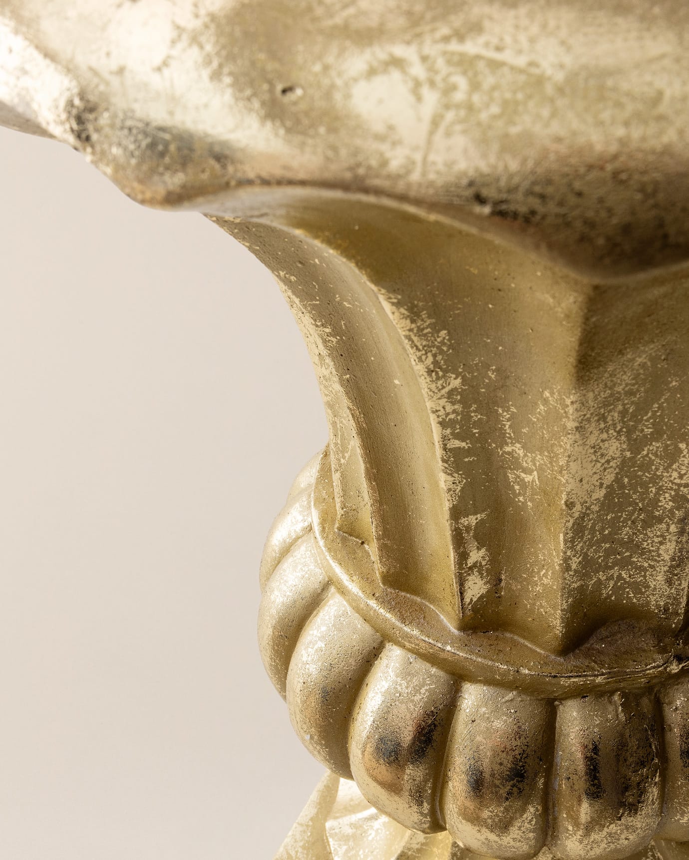 Elegant Resin Floor Planter - Gold Finish for Sophisticated Decor