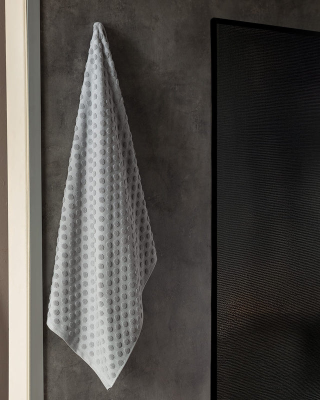100% Cotton Dotted Bath Towel - Ultra Soft & Absorbent