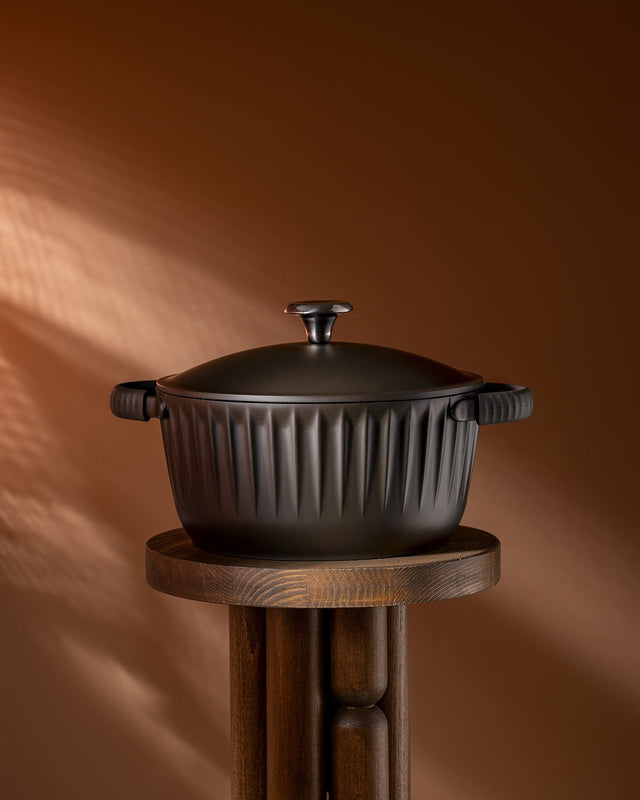 Durable 24 cm Brown Cooking Pot for Everyday Use