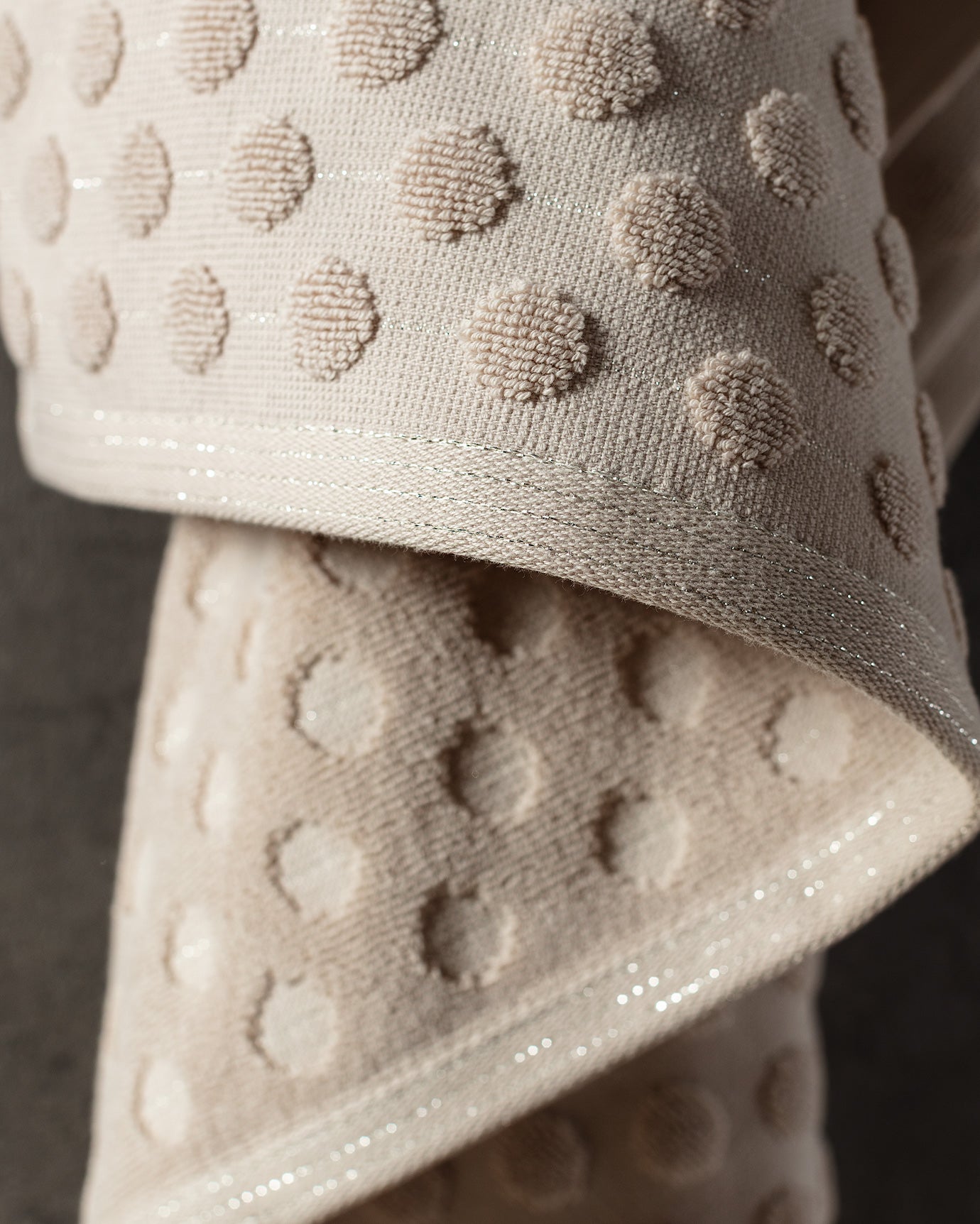 Premium 100% Cotton Bath Towel - Ultra Soft & Highly Absorbent