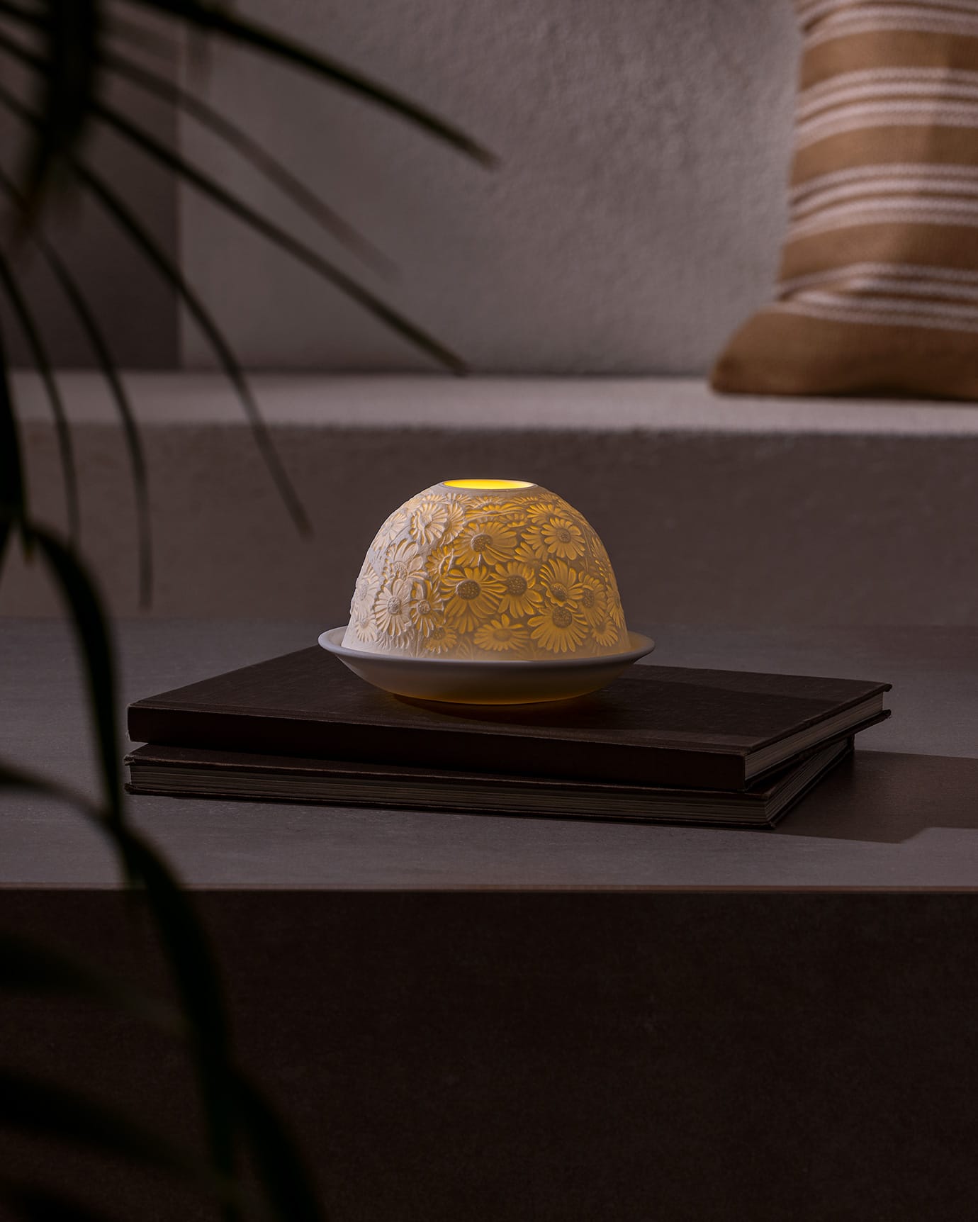 Decorative LED Flameless Candle Holder Lantern