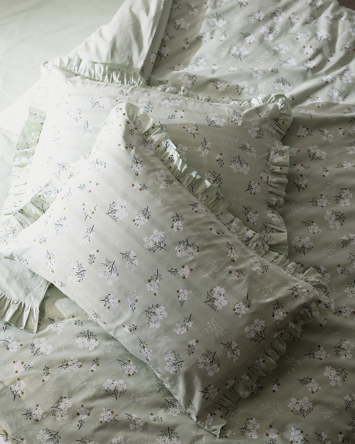 King Size 100% Cotton Ruffle Duvet Cover Set - Premium Bedding