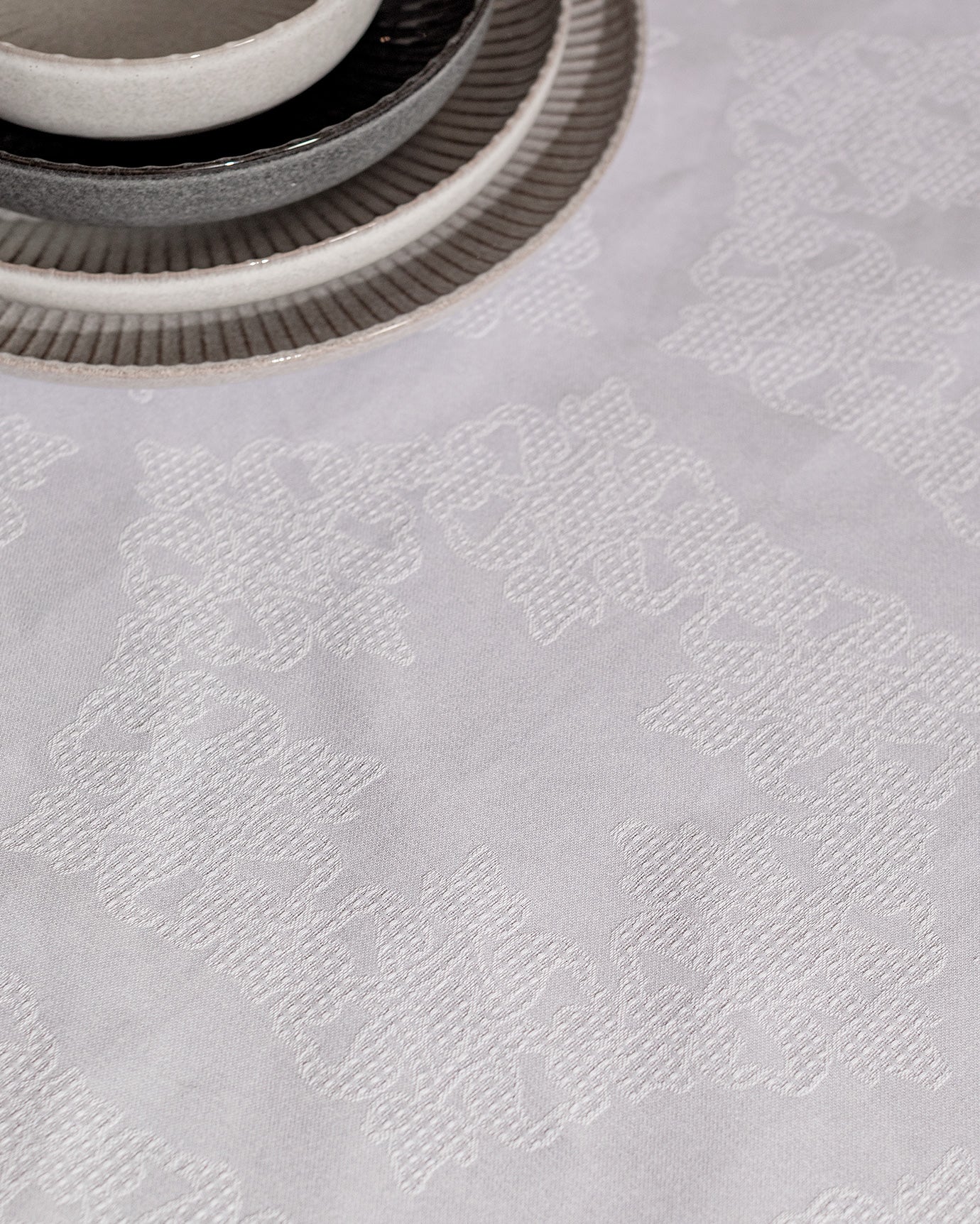 100% Cotton Stain-Resistant Tablecloth - Elegant Dining
