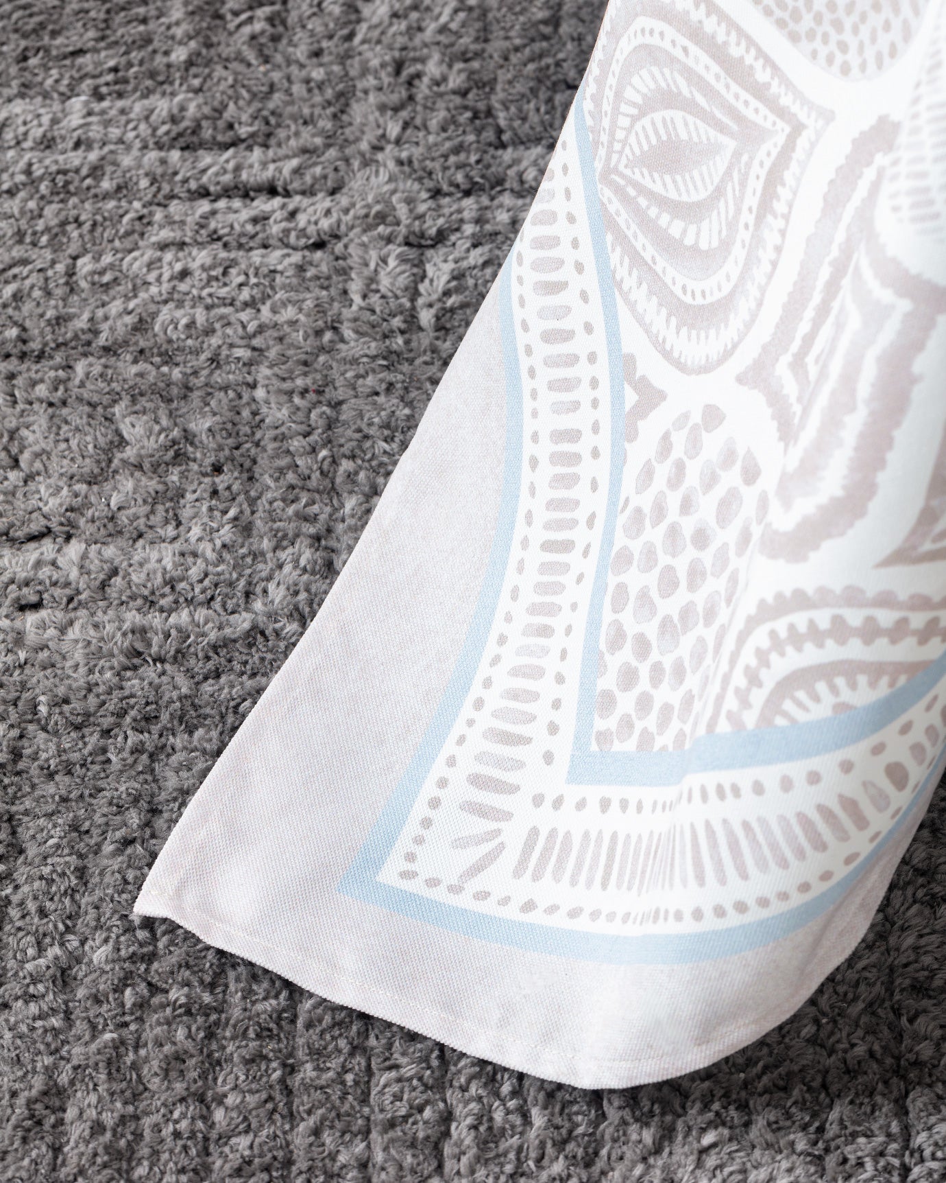 Premium Polyester Tablecloth - Durable & Stylish Home Decor