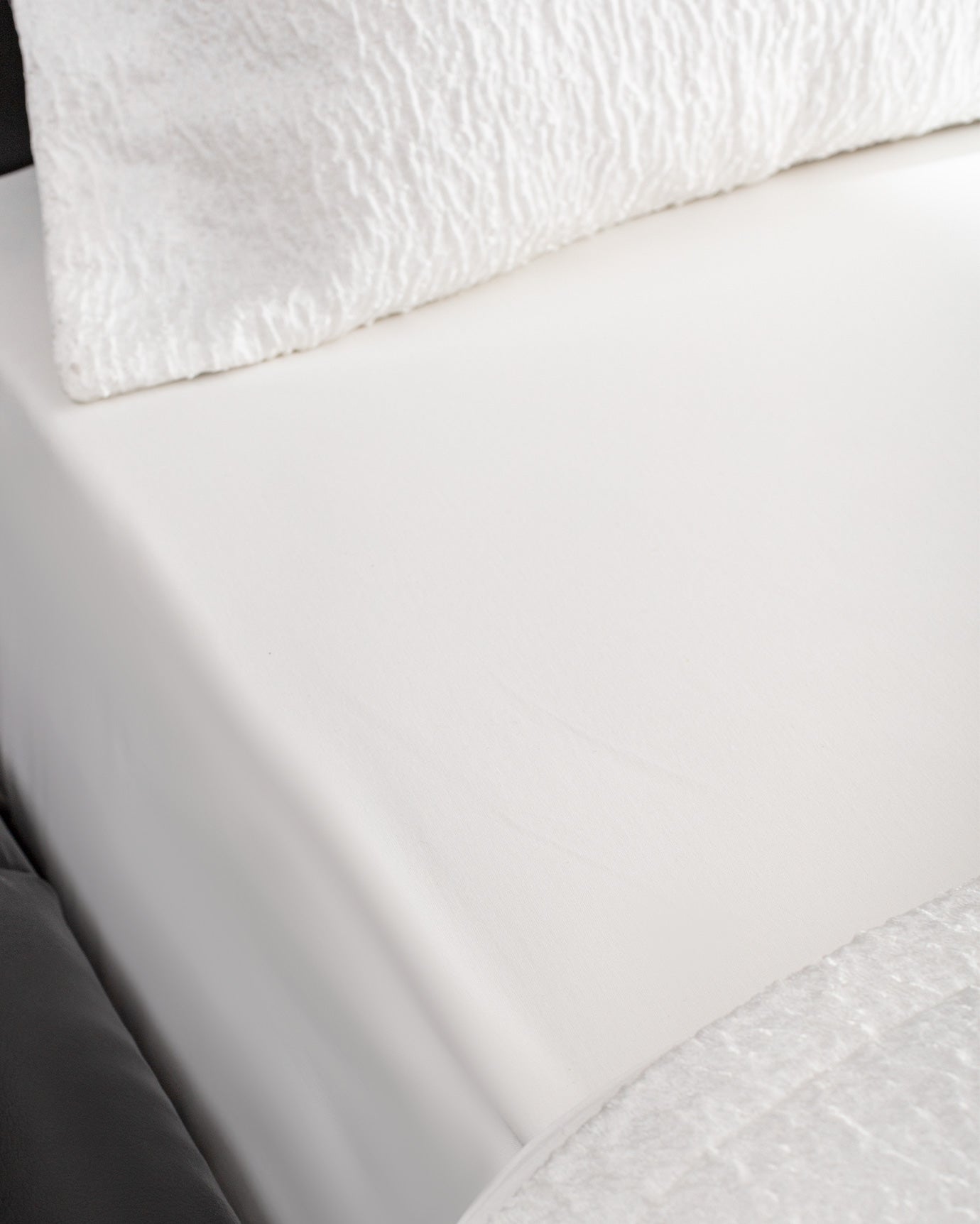 Cotton Blend 7-Piece Bridal Bedding Set - Pristine White Comfort