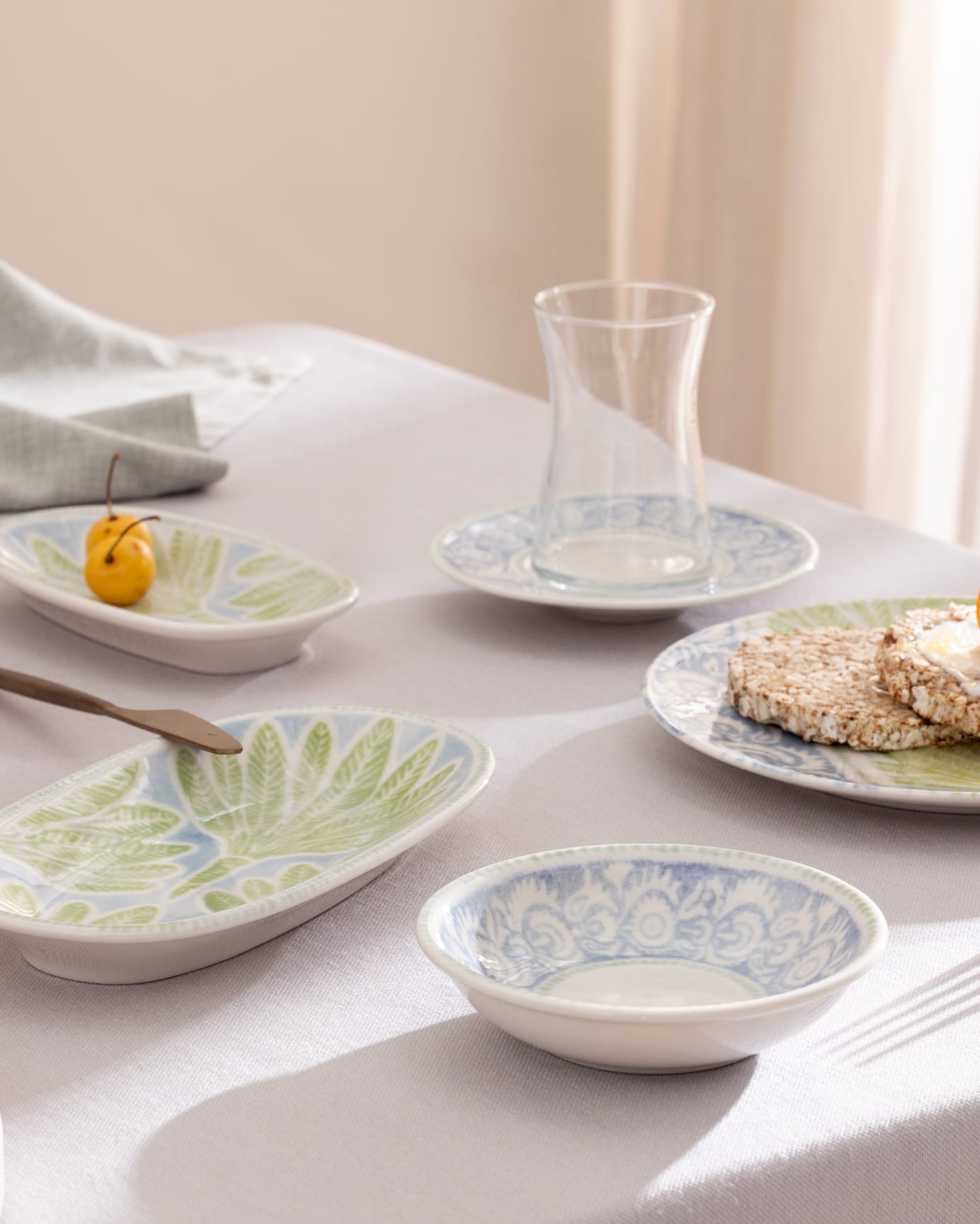 New Bone Porcelain 26-Piece Breakfast Set - Modern Manon Style