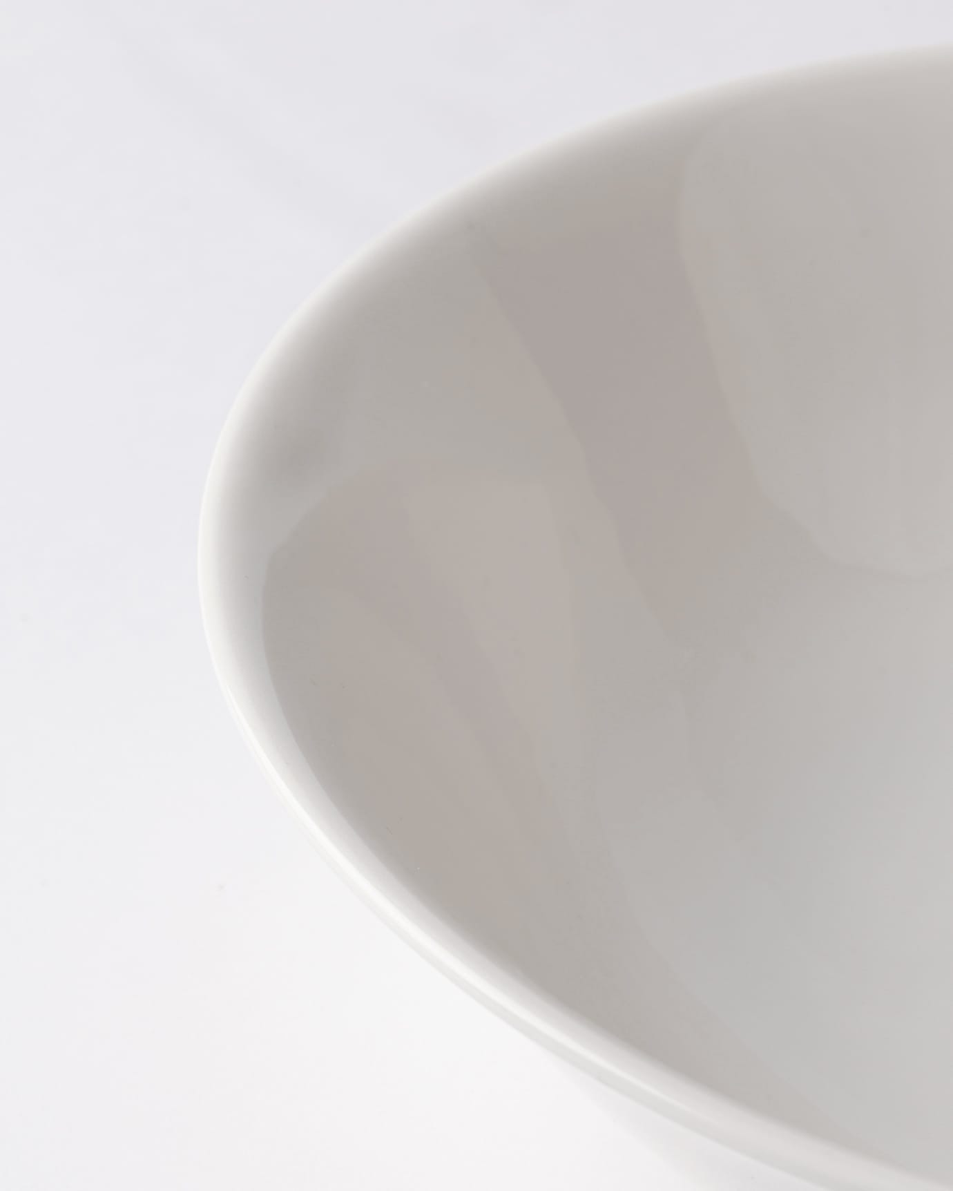 New Bone Porcelain Salad Bowl - Elegant Vole Collection