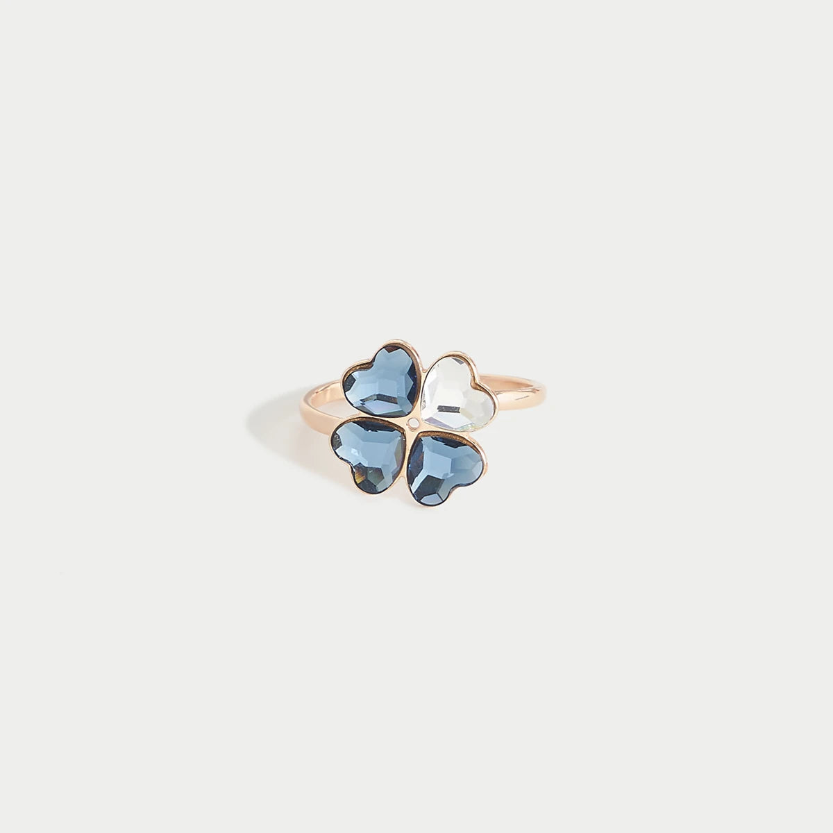Fortuna Motief Ring - Een Tijdloos Symbool van Fortuin en Elegante Gratie