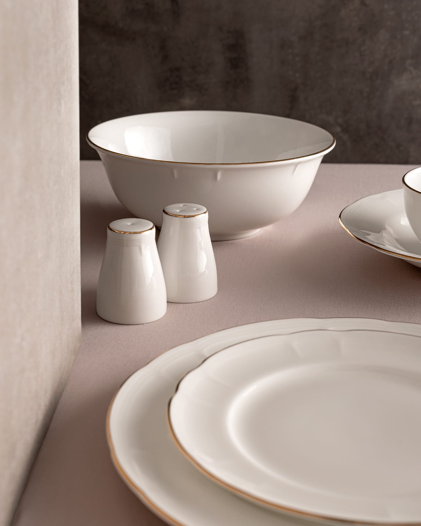 Fine Bone Porcelain 6-Person Dinner Set - Elegant White & Gold