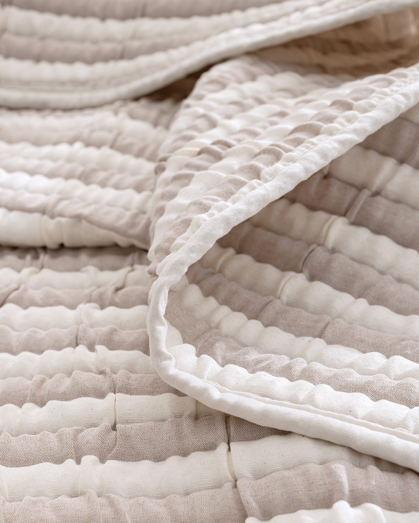 Cotton Blend Double Bedspread Set - Soft & Timeless Comfort