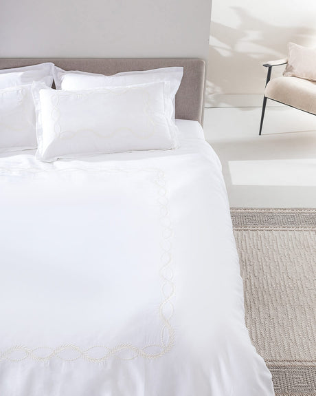 King Size Embroidered Daisy Sateen Bedding Set