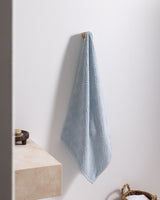 Plush Cotton Bath Towel - Soft & Absorbent Luxury for Your Bathroom