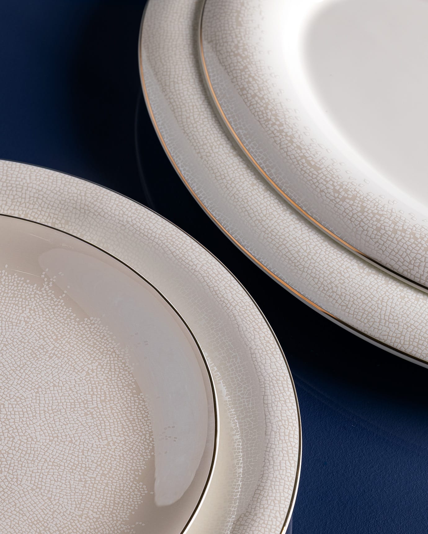 Fine Bone Porcelain 6-Person Dinner Set - Linda Collection