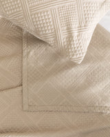 King Size Triangle Pattern Bed Cover