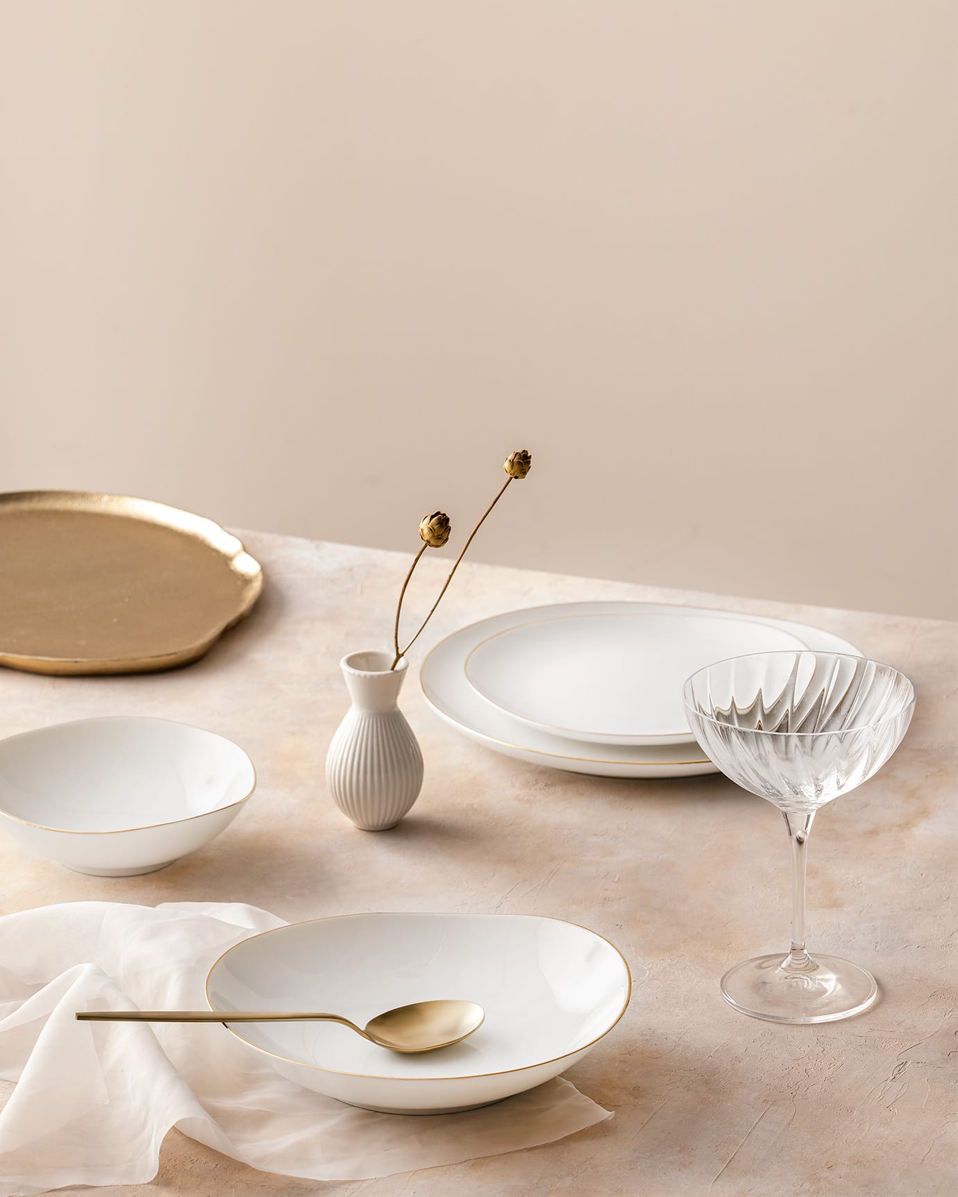 Bormio 24-Piece White and Gold Dinnerware Set for 6 People