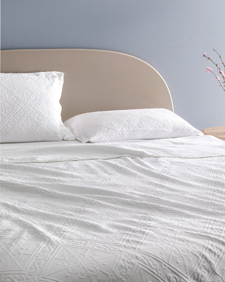 Marjolaina King Size 100% Cotton Bedspread