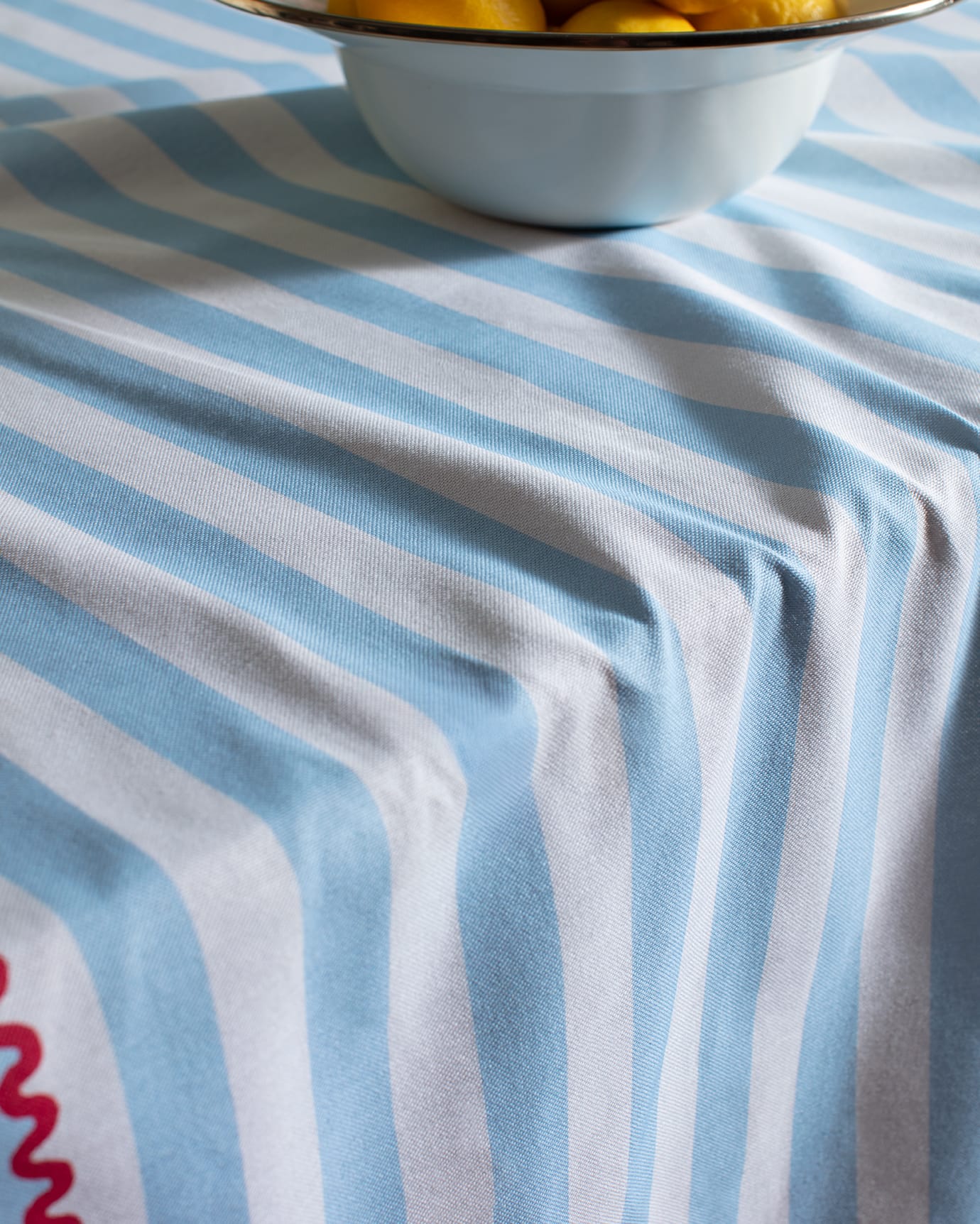 Louve Polycotton Blend Tablecloth - Blue & White Design