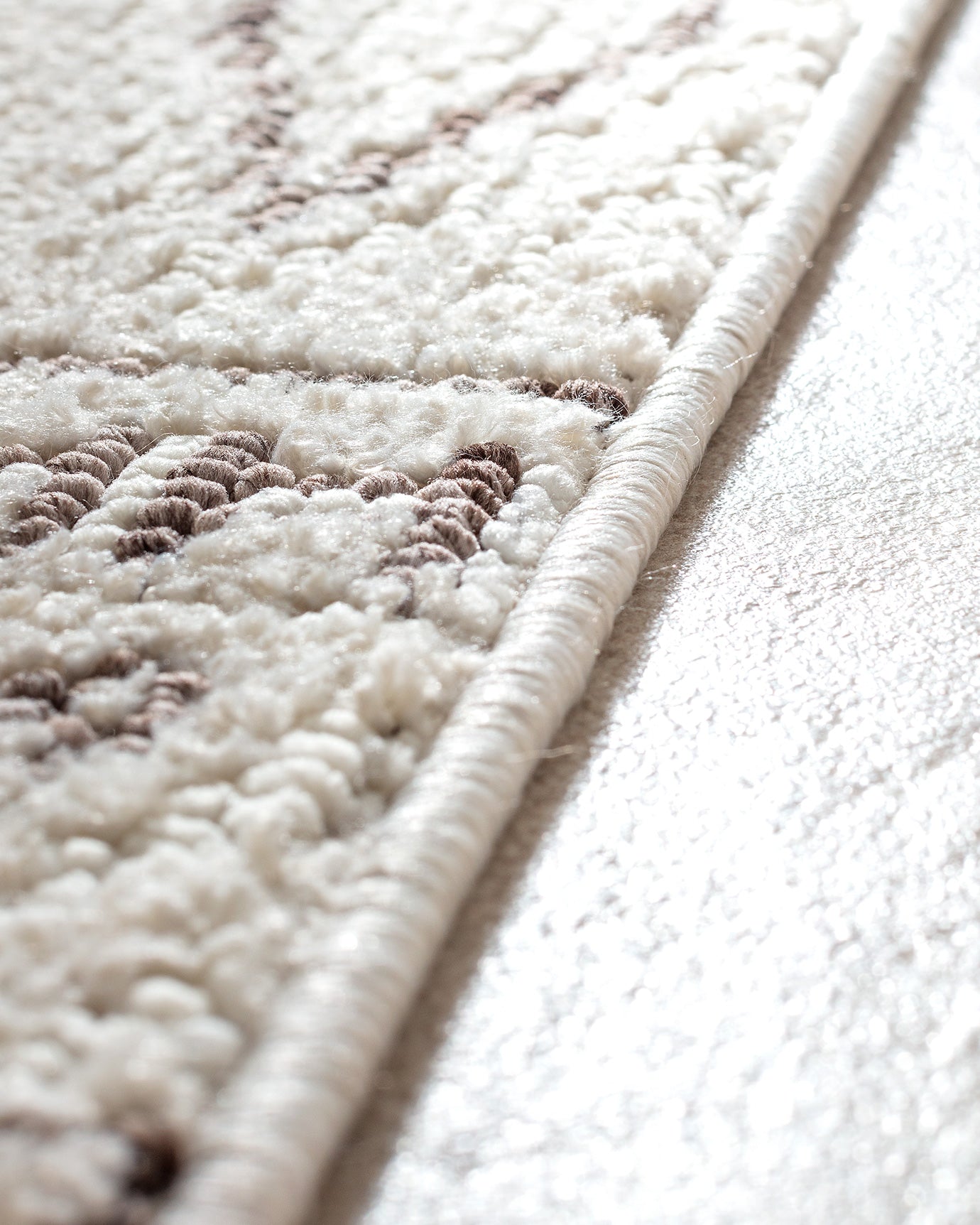 Polyester Area Rug - Chessy Geometric Cream Design